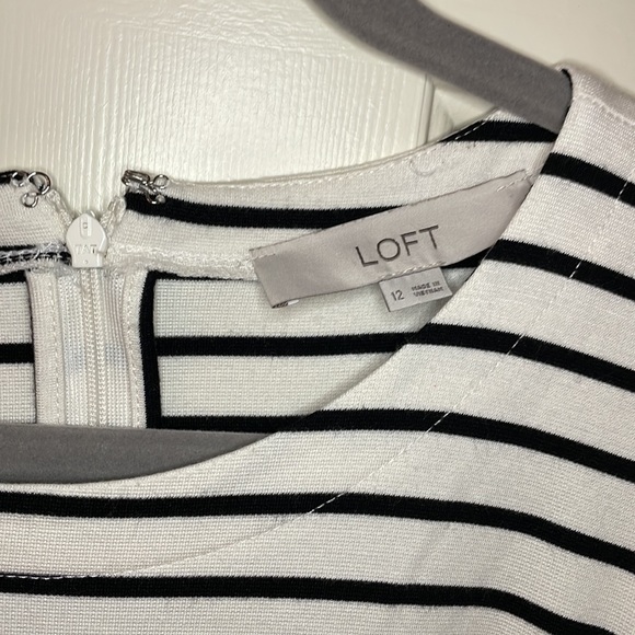 Striped Tortoiseshell Print Belted Wrap Dress in Size 12 - Picture 4 of 8